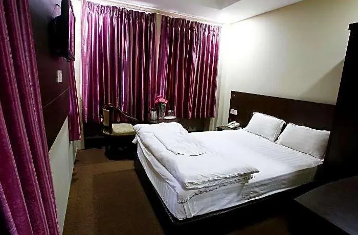 Nandini Hotel 2*